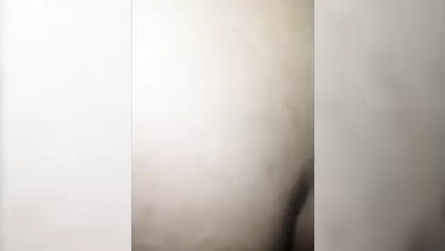 زن ایرانی حشری رو کیر شوهرش آب می ریزه.